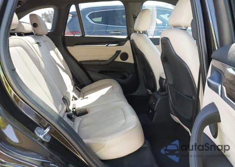 2016 BMW X1 xDrive28I z USA, uszkodzony, nr VIN WBXHT3C35GP887584